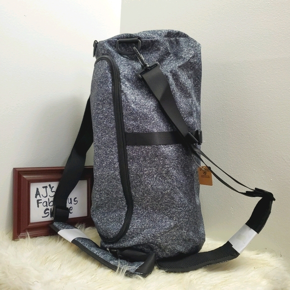 VS PINK CONVERTIBLE DUFFLE BAG NWT - Picture 4 of 7